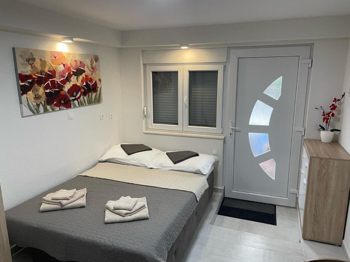 Lory Apartmani Dramalj Esterno foto