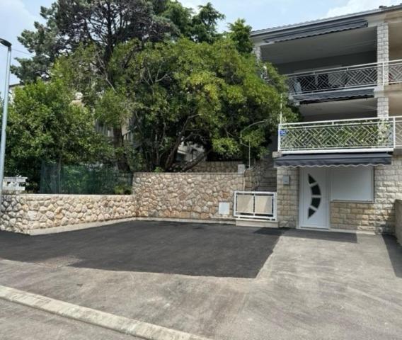 Lory Apartmani Dramalj Esterno foto