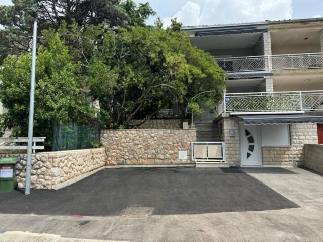 Lory Apartmani Dramalj Esterno foto