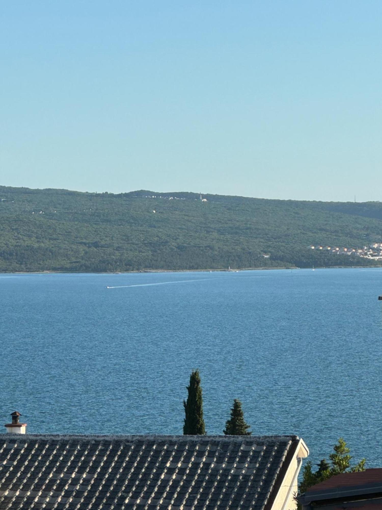 Lory Apartmani Dramalj Esterno foto
