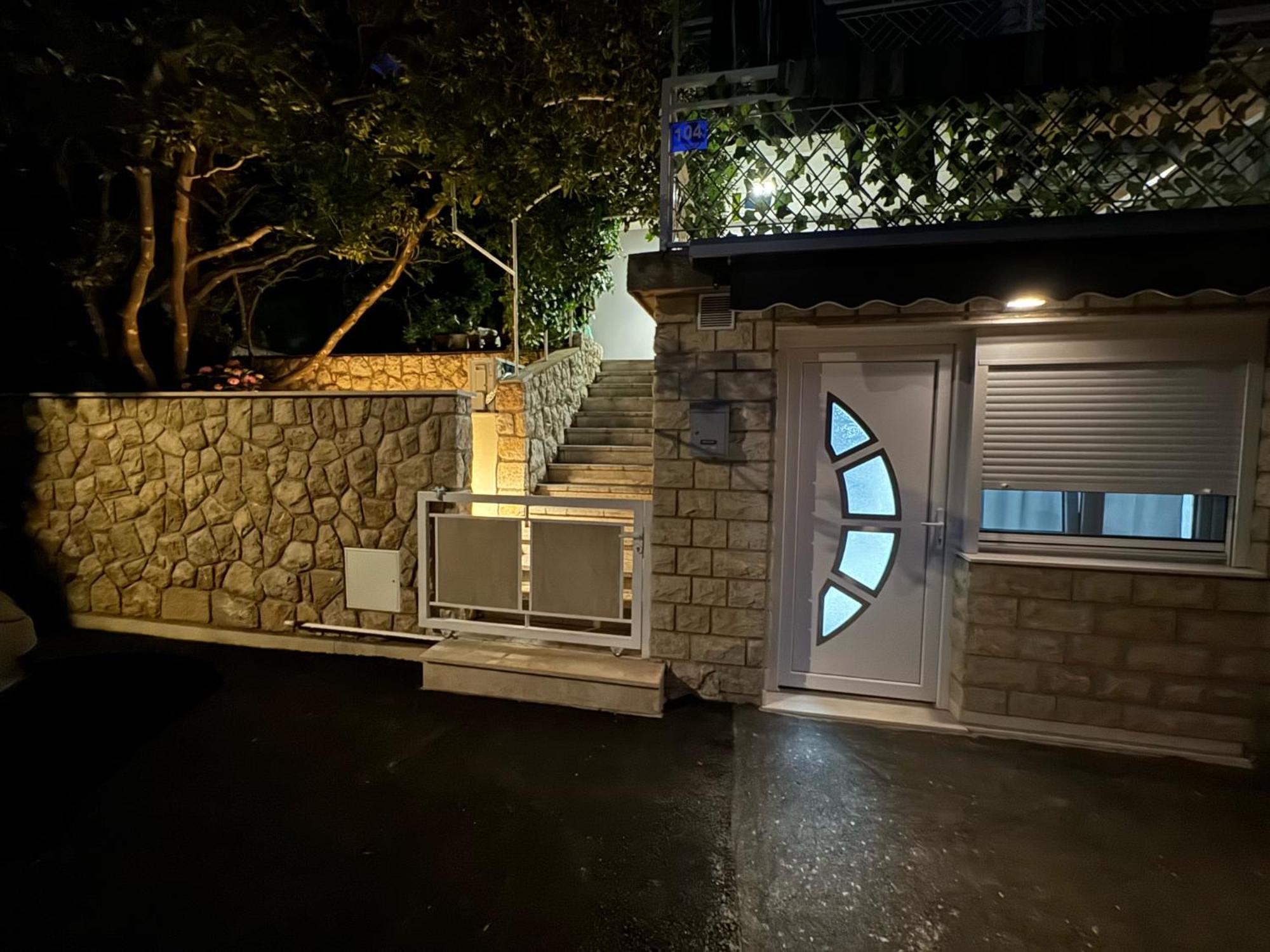 Lory Apartmani Dramalj Esterno foto